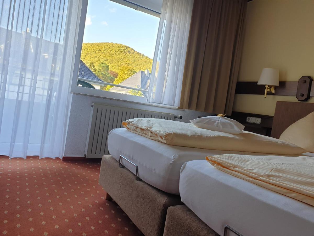 Kurparkhotel-Gemuend Buitenkant foto