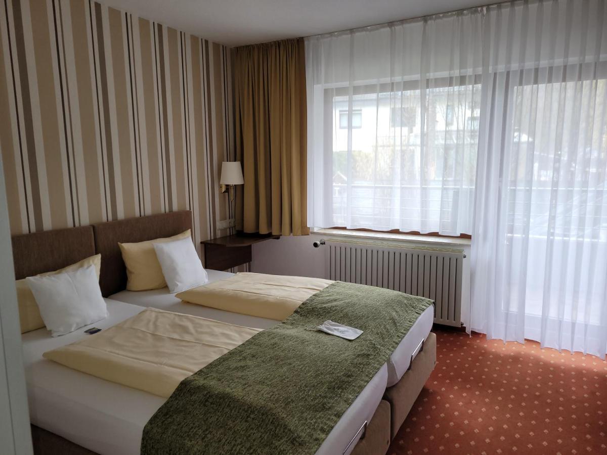 Kurparkhotel-Gemuend Buitenkant foto