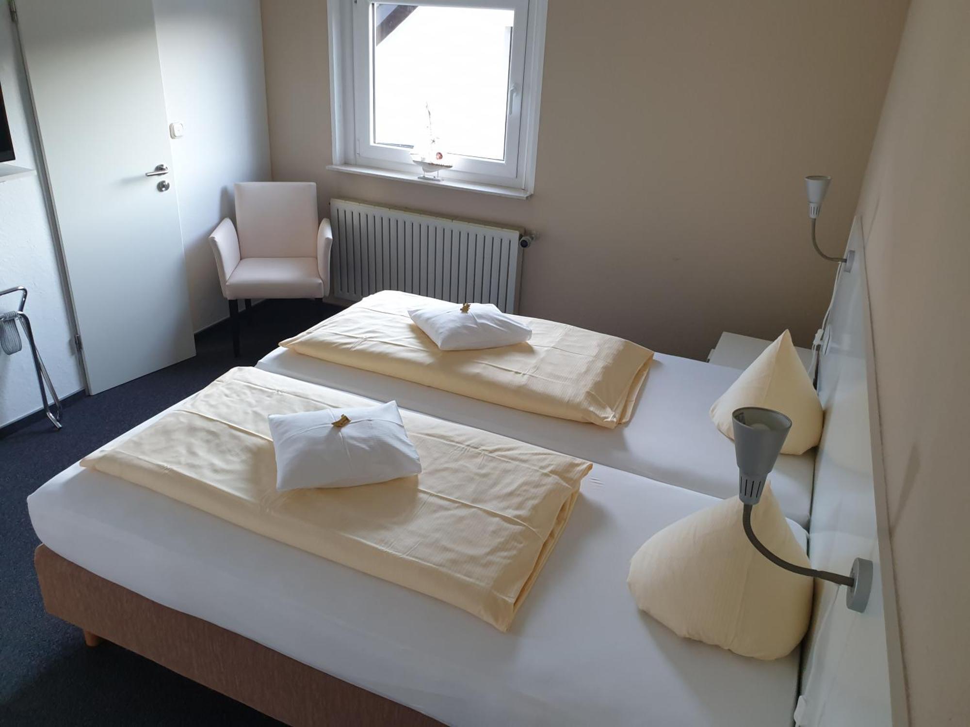 Kurparkhotel-Gemuend Buitenkant foto